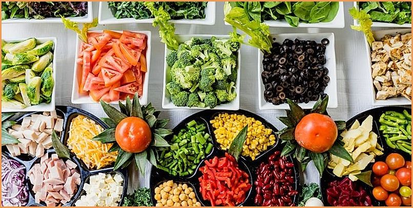 Alimentos saludables y frescos - frutas y verduras